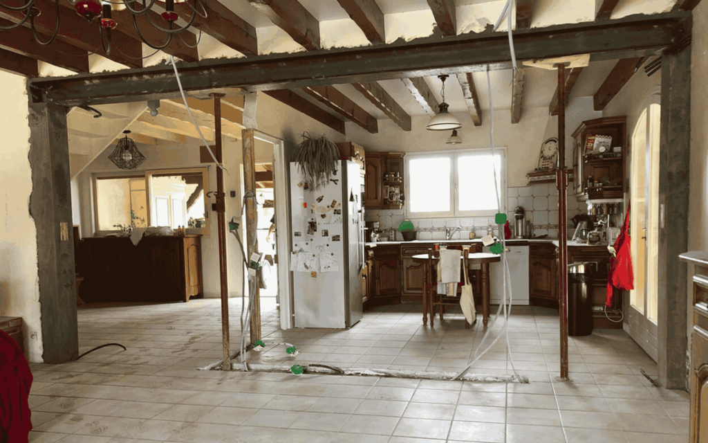 Démolition cloisons intérieures avec étaiement pour rénovation lourde à Capbreton - Dos Santos Maçonnerie