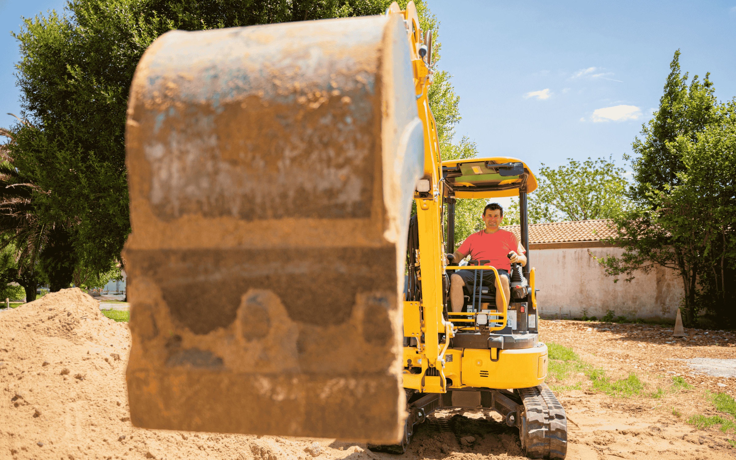 Excavation et fouilles profondes pour bassin piscine béton à Seignosse - Dos Santos Maçonnerie